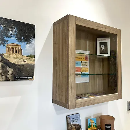 Efebo Aeterna - With Garden View